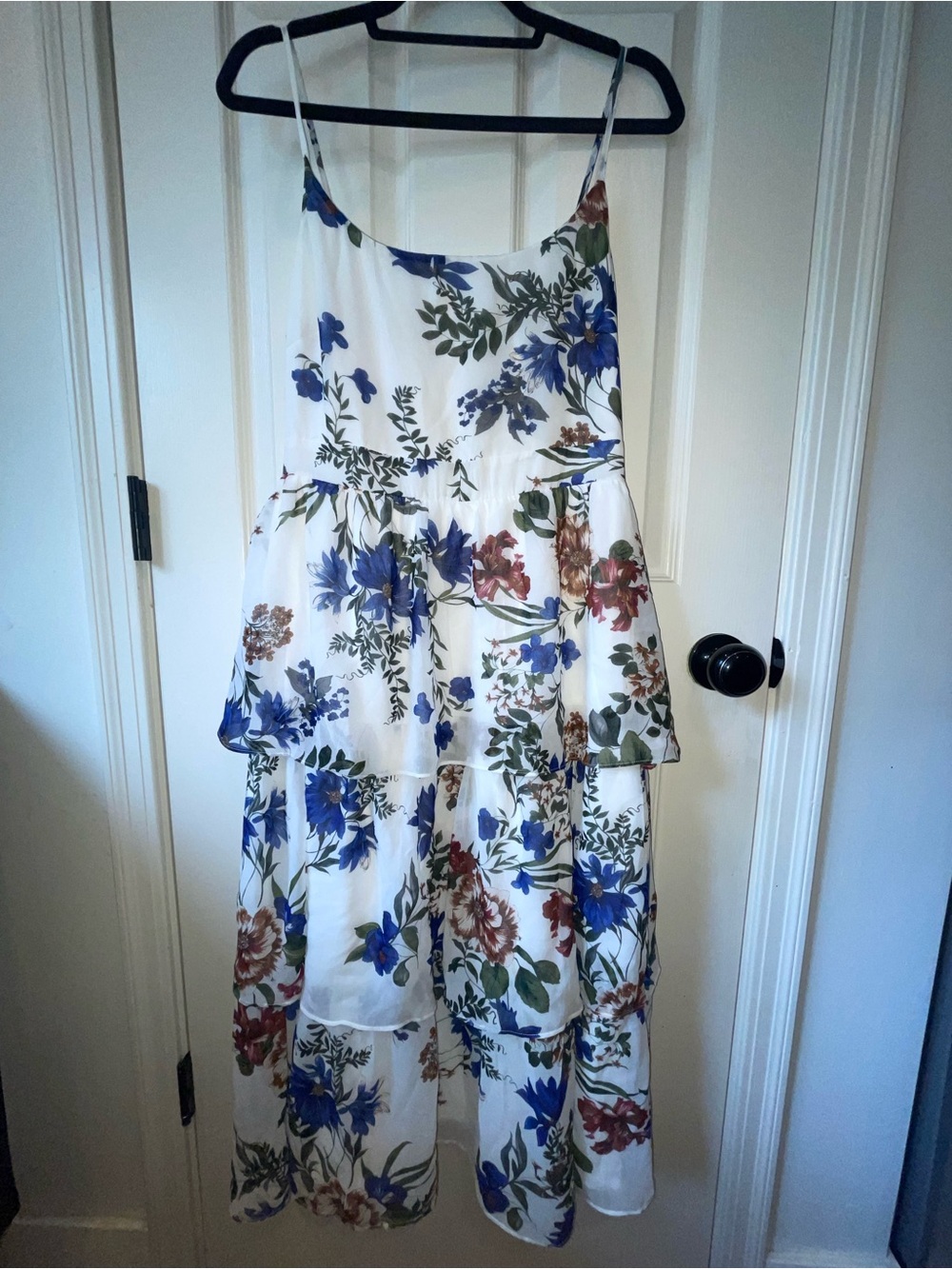 Lulu’s White Floral Tiered Midi Dress with Blue & Rust Flowers